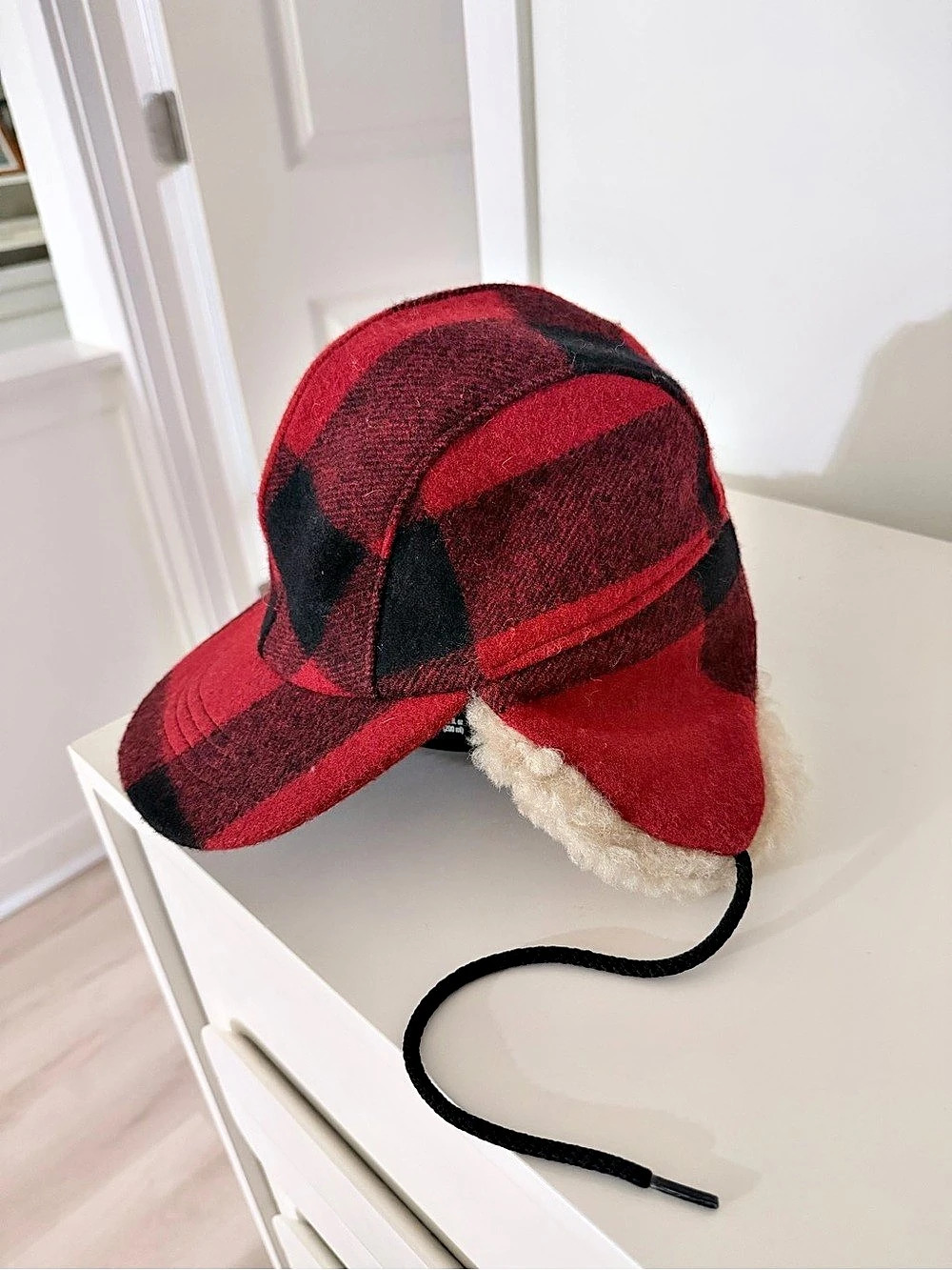 Filson Mackinaw Wool Earflap Cap Plaid Earflap Cap in Red & Black Like New